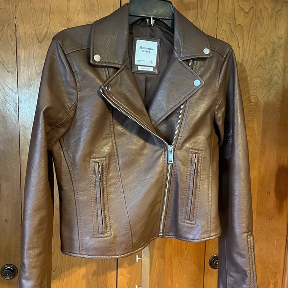 NWOT Abercrombie & Fitch Brown Vegan Leather Moto Full Zip Jacket w. Pockets - M - Picture 3 of 10